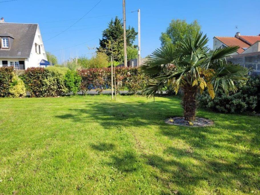 Belle Maison: Coastal Retreat with Garden near Omaha Beach Villa Saint-Laurent-sur-Mer Exterior photo