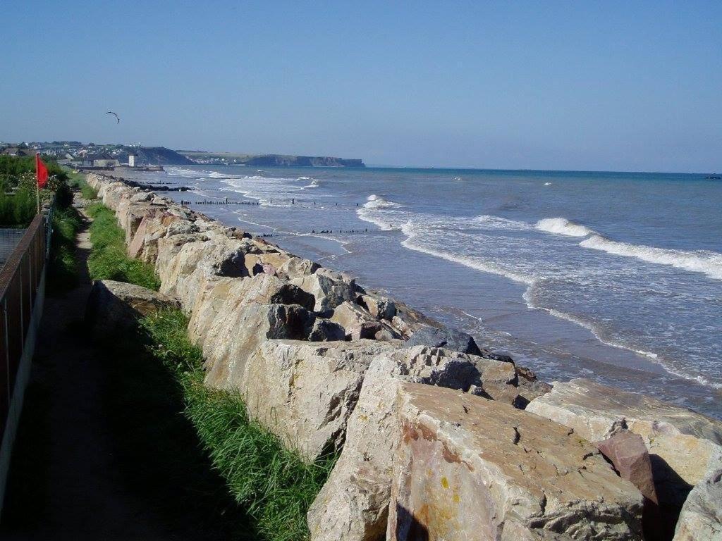 Belle Maison: Coastal Retreat with Garden near Omaha Beach Villa Saint-Laurent-sur-Mer Exterior photo