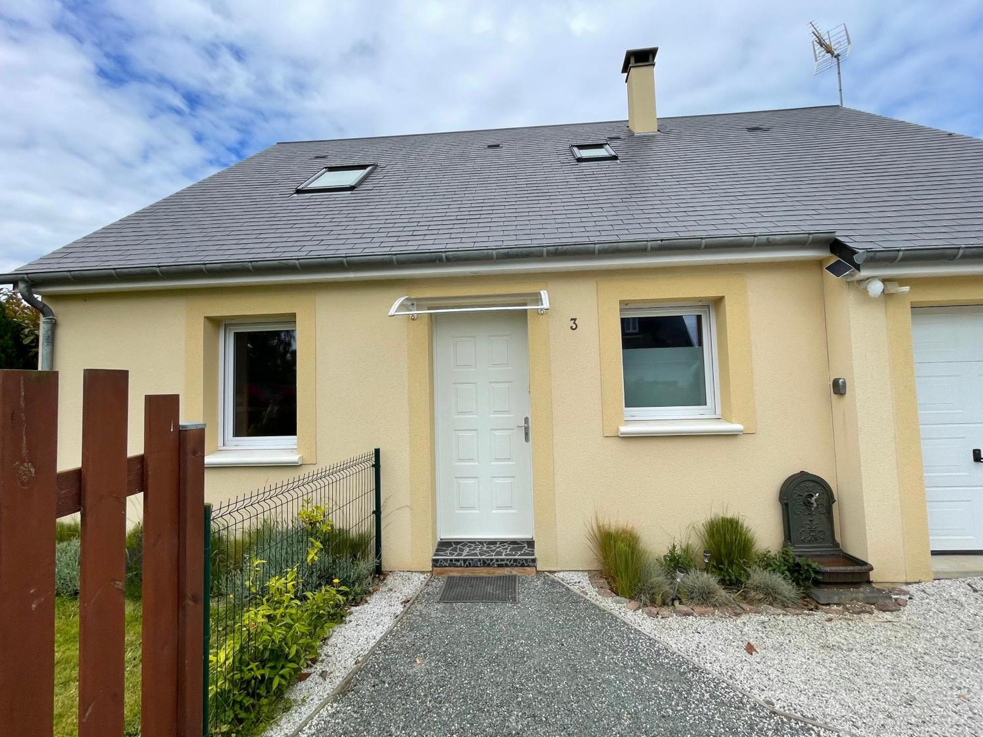 Belle Maison: Coastal Retreat with Garden near Omaha Beach Saint-Laurent-sur-Mer Exterior photo