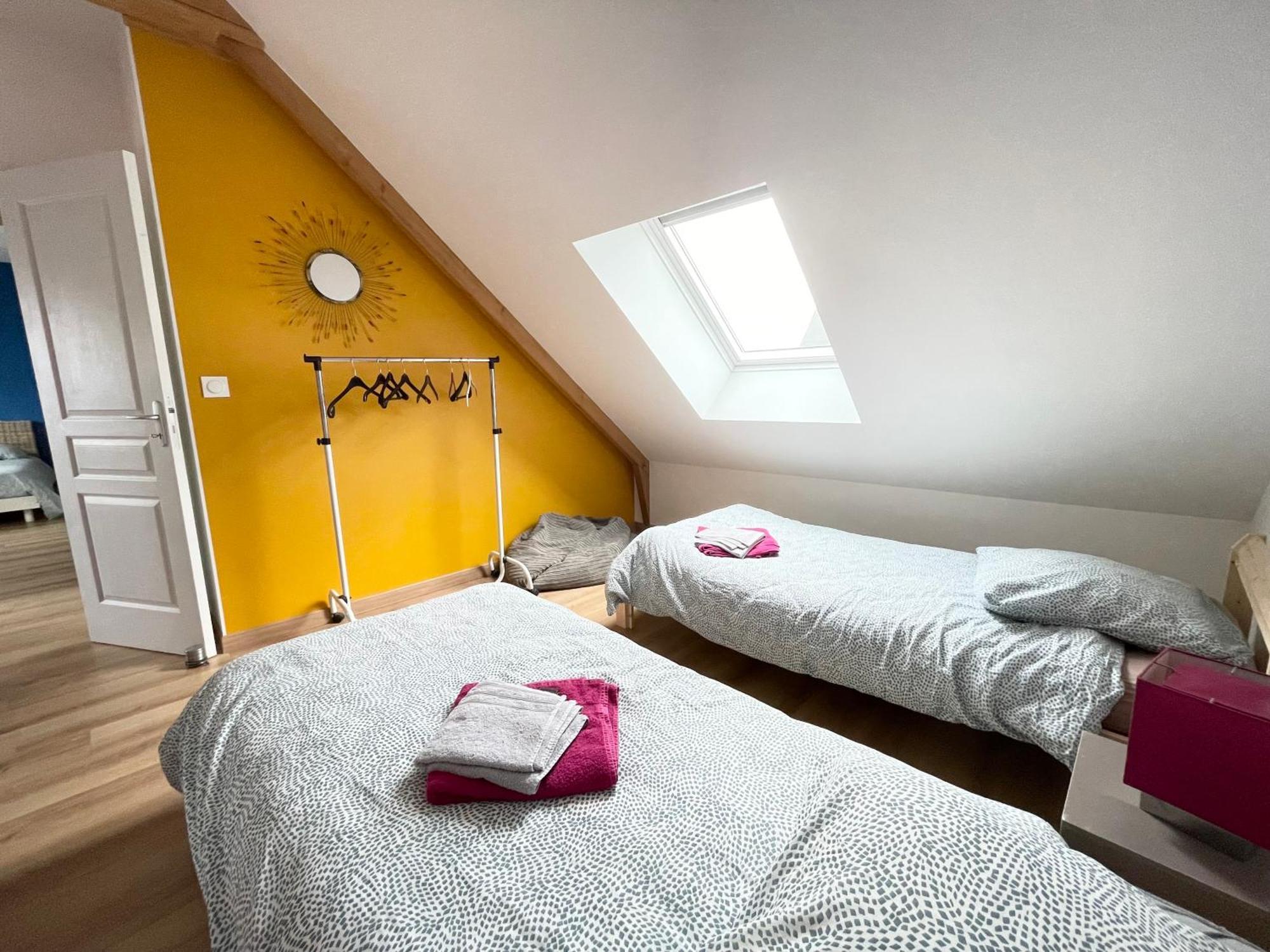 Belle Maison: Coastal Retreat with Garden near Omaha Beach Saint-Laurent-sur-Mer Exterior photo